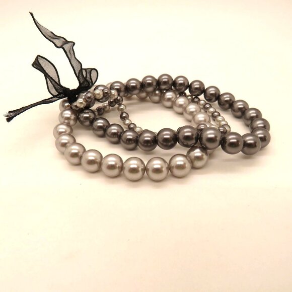 Roman RMN Bracelet Silver Gray Imitation Pearl Bead Stretch Black Bow Accent - Picture 3 of 10